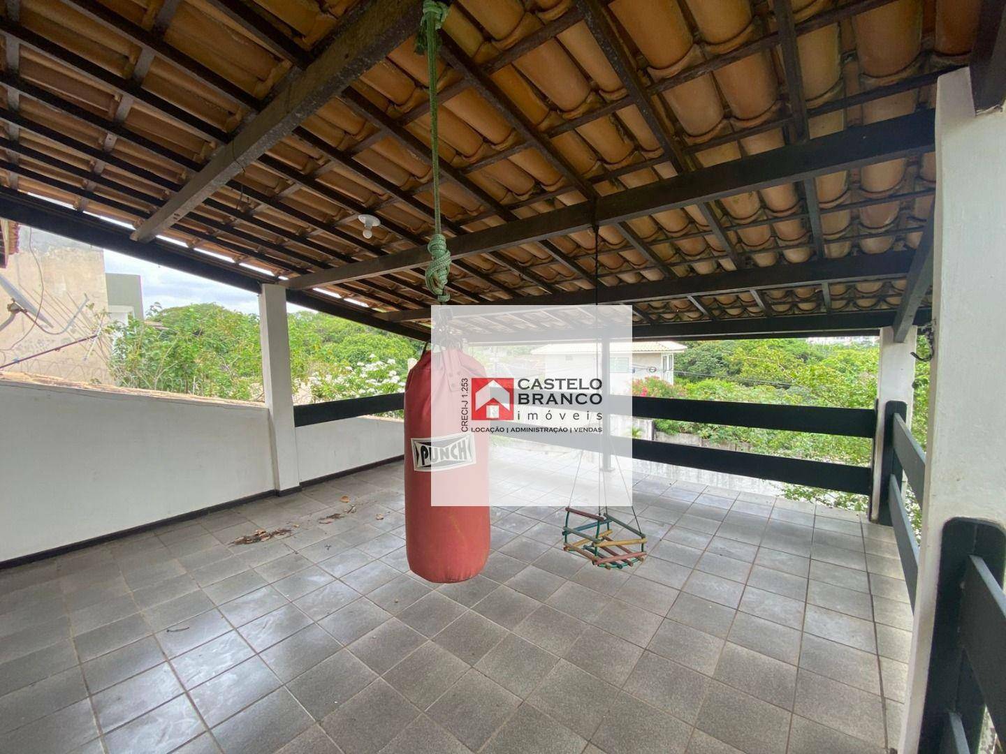 Casa à venda com 3 quartos, 230m² - Foto 10