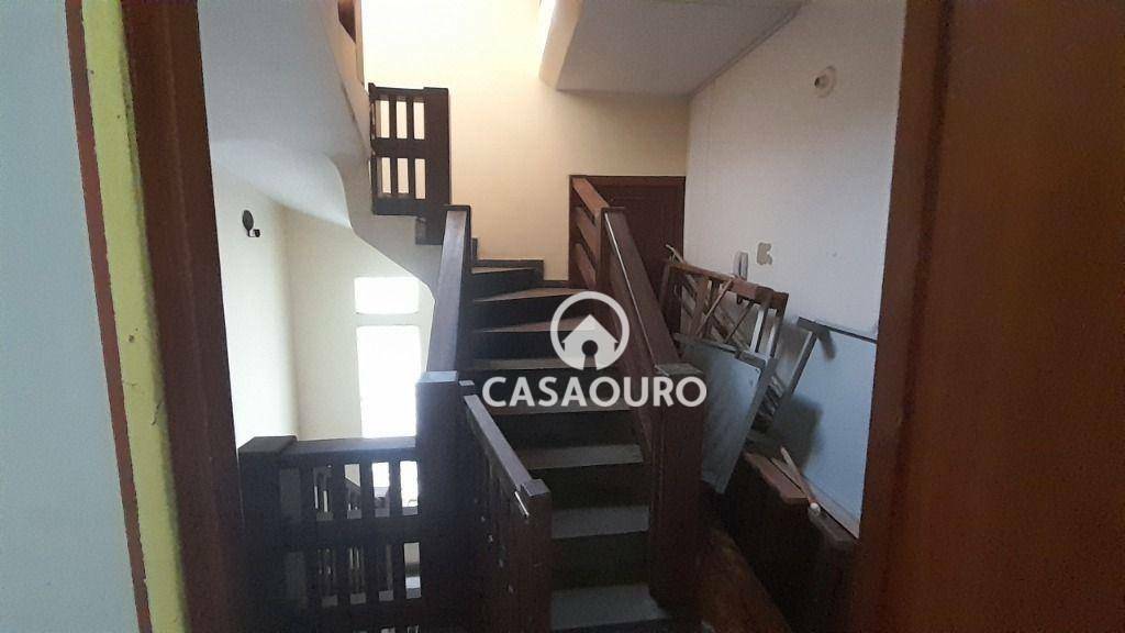 Casa à venda com 6 quartos, 400m² - Foto 11