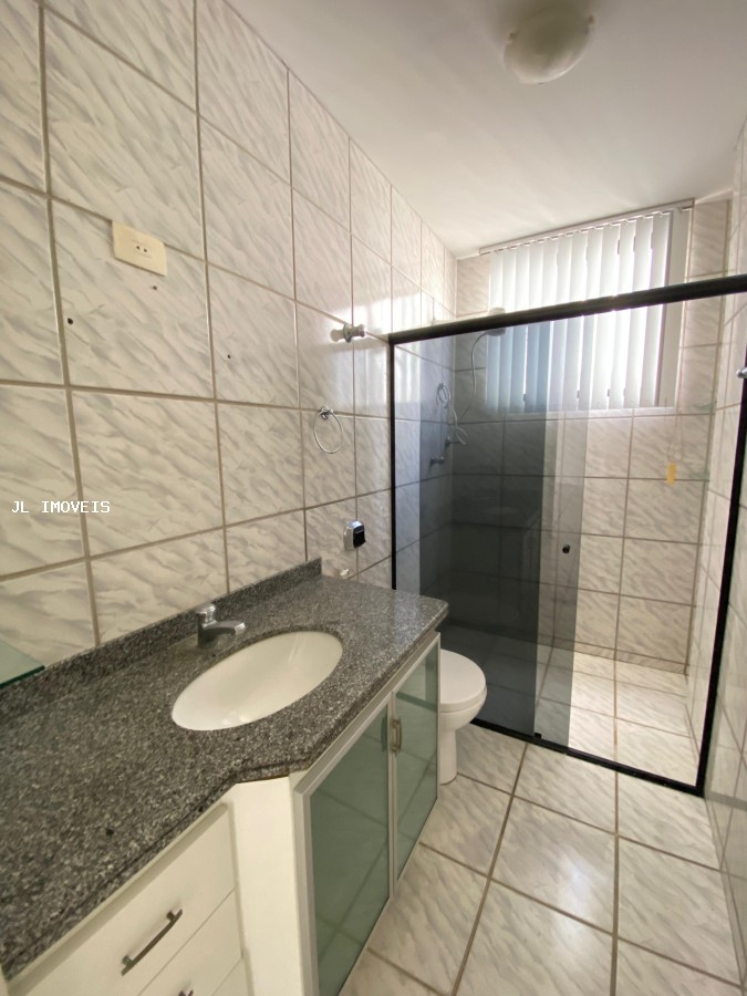 Apartamento para alugar com 3 quartos, 200m² - Foto 13