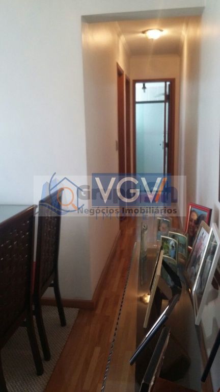 Apartamento à venda com 2 quartos, 62m² - Foto 4