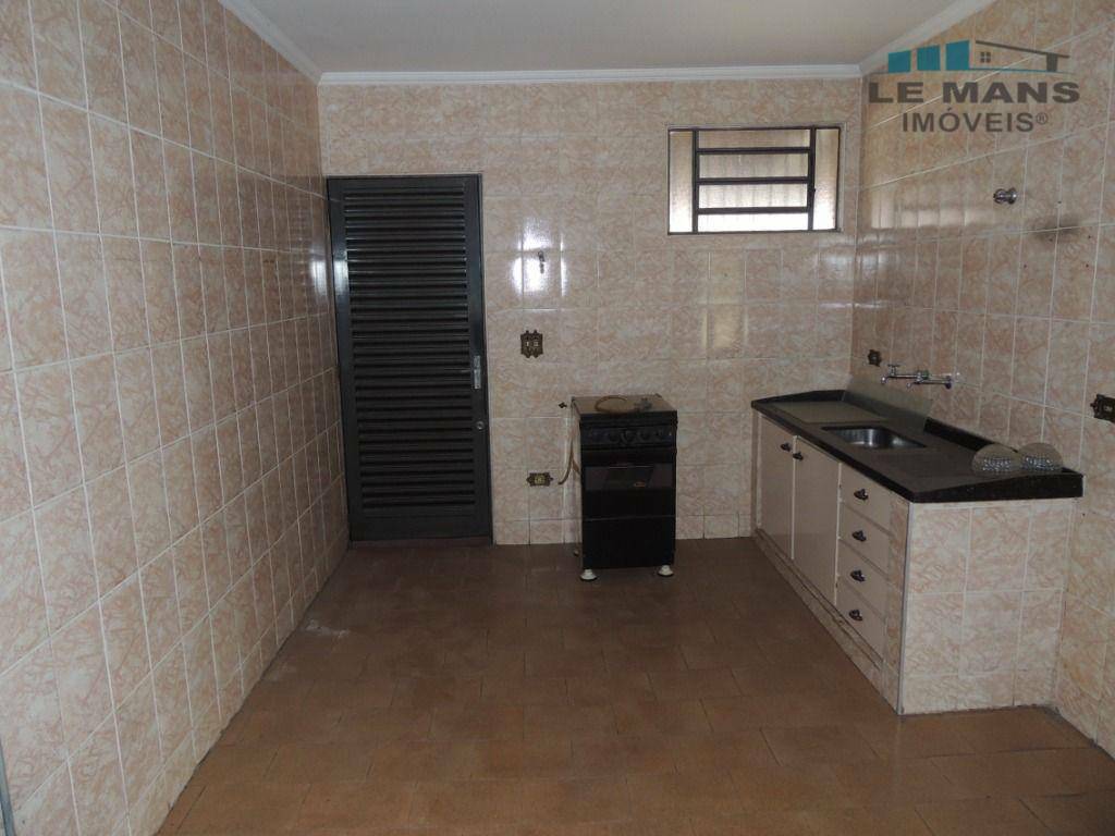 Casa à venda com 3 quartos, 300m² - Foto 22