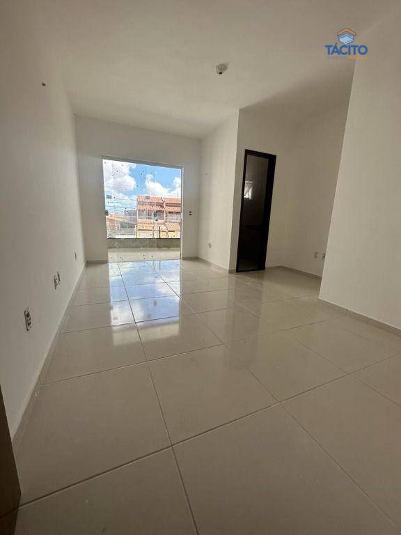 Casa à venda com 3 quartos, 108m² - Foto 4