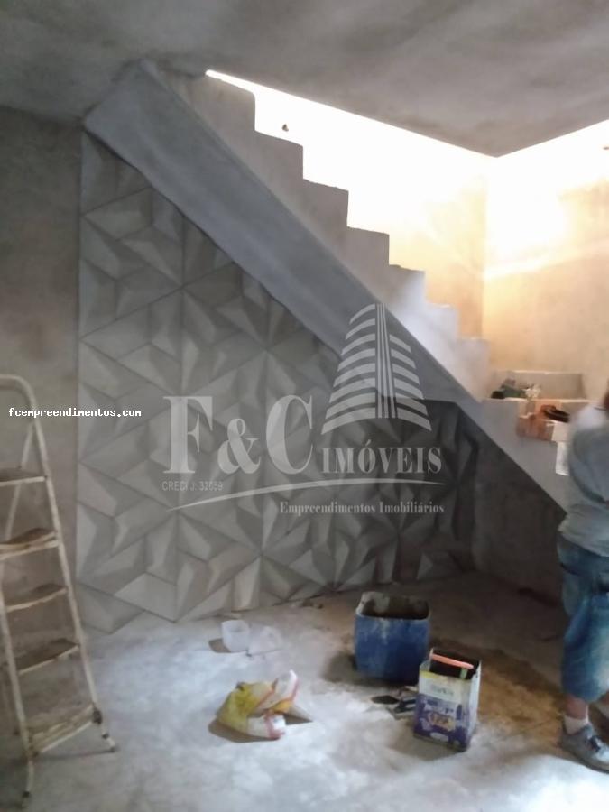 Sobrado à venda com 3 quartos, 200m² - Foto 2