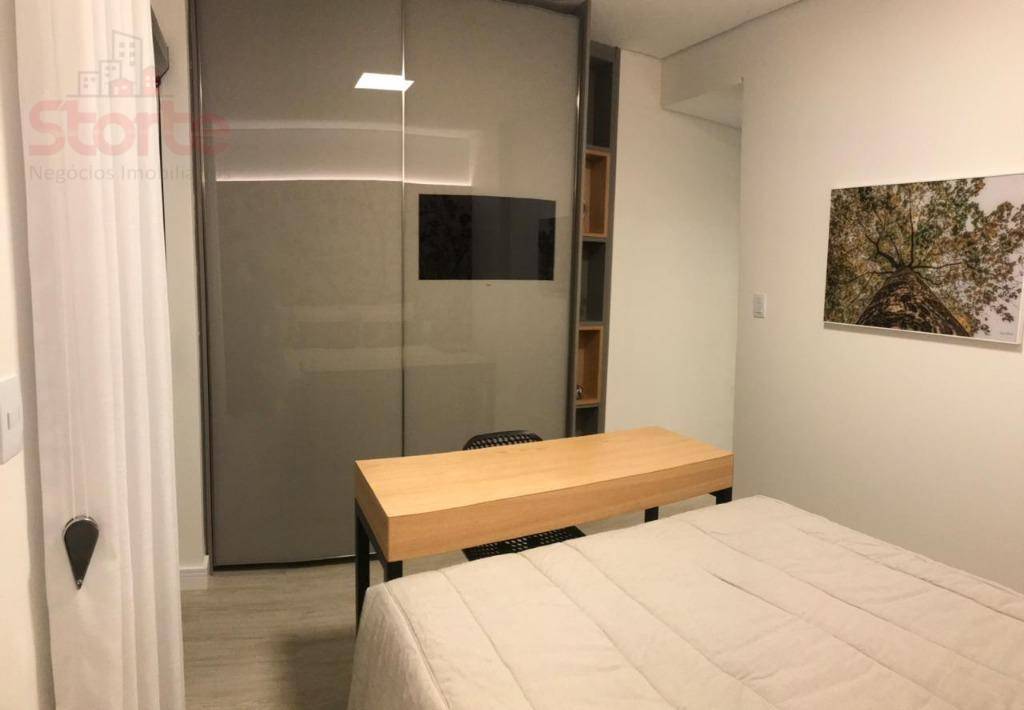 Apartamento à venda com 4 quartos, 216m² - Foto 18