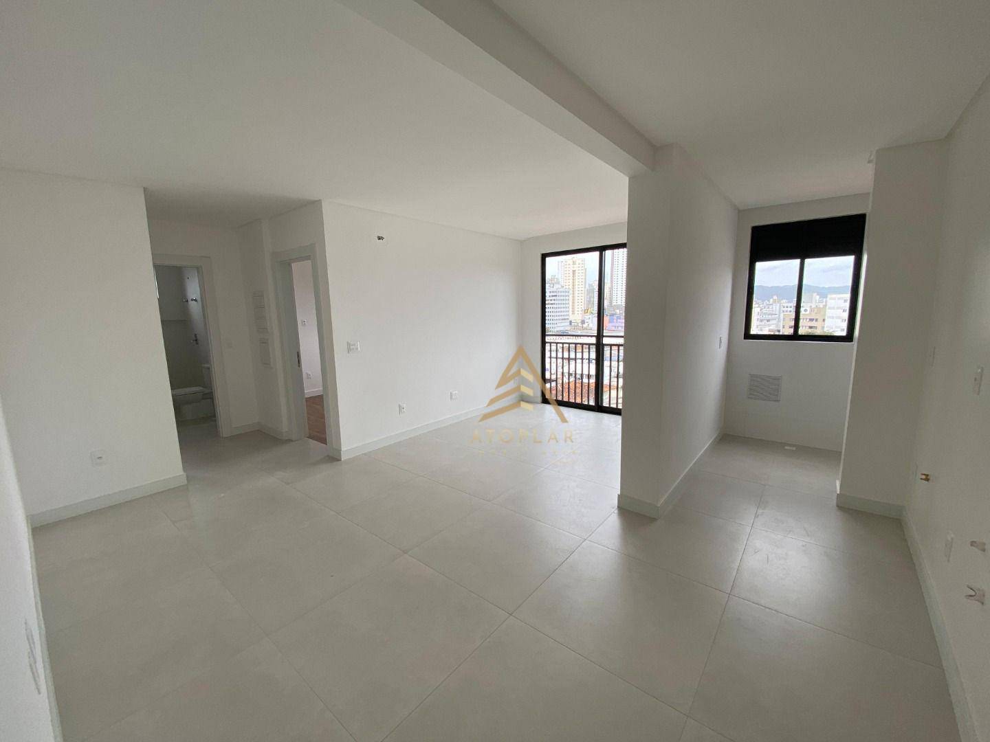 Apartamento à venda com 2 quartos, 116m² - Foto 2