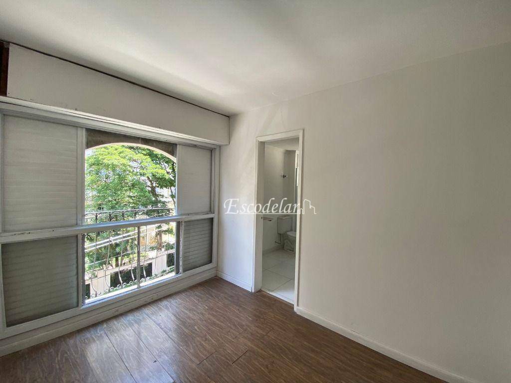 Apartamento para alugar com 3 quartos, 157m² - Foto 2