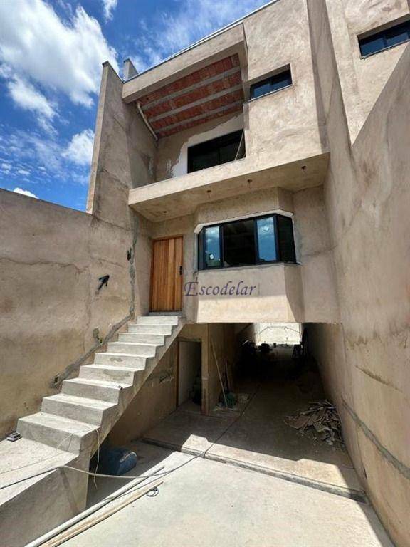 Sobrado à venda com 3 quartos, 256m² - Foto 2