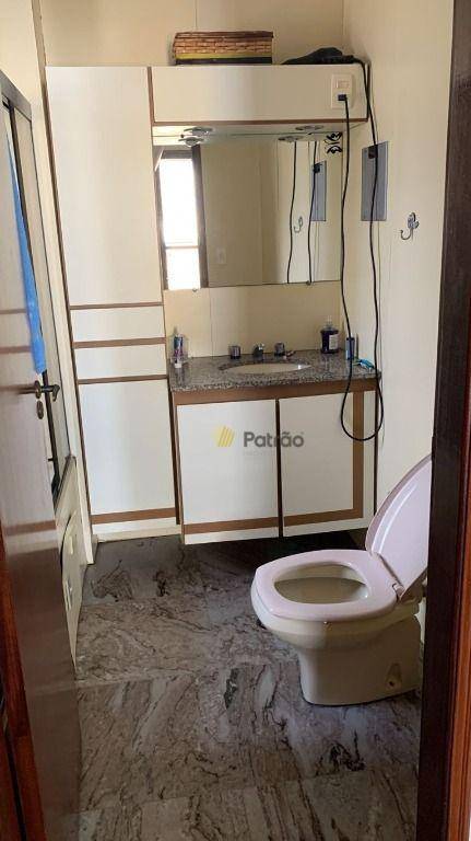 Apartamento à venda com 3 quartos, 137m² - Foto 8