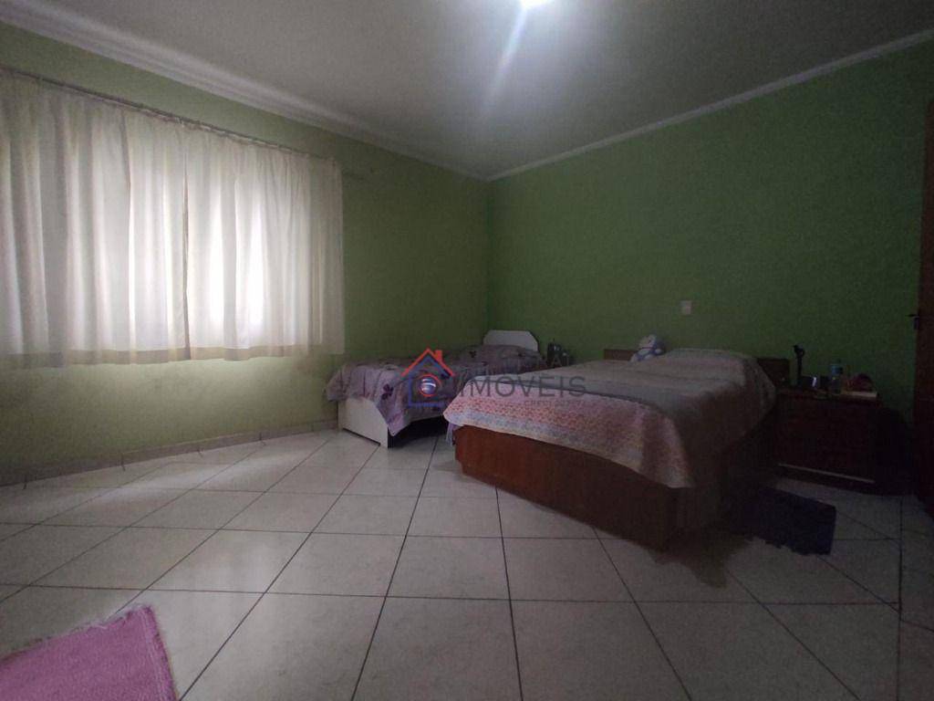 Sobrado à venda com 3 quartos, 237m² - Foto 12