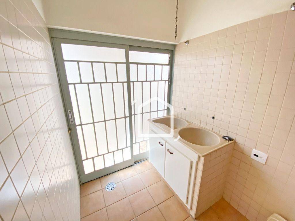 Casa à venda com 3 quartos, 258m² - Foto 12