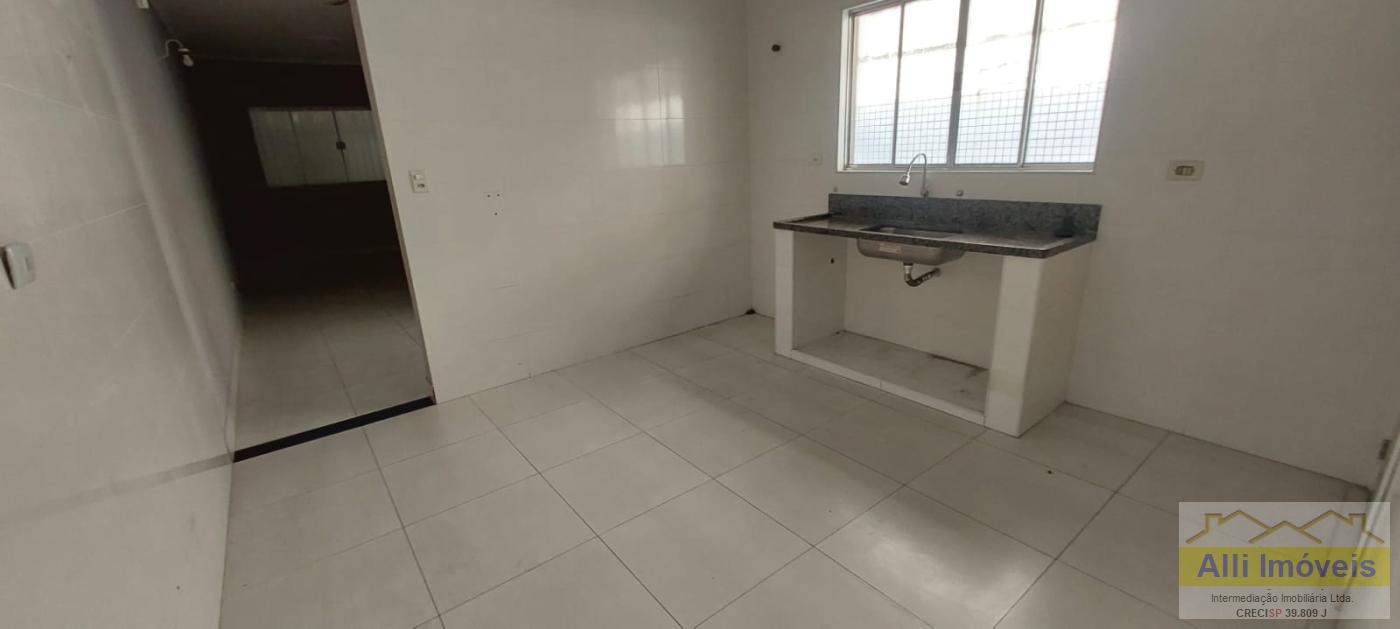 Casa para alugar com 2 quartos, 100m² - Foto 3