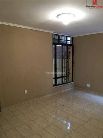 Casa para alugar com 3 quartos, 300m² - Foto 5