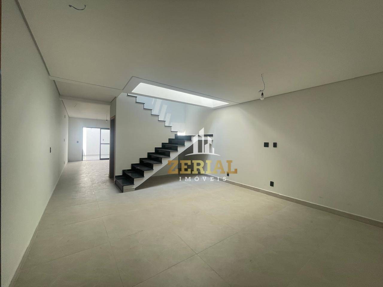 Sobrado à venda com 3 quartos, 230m² - Foto 2