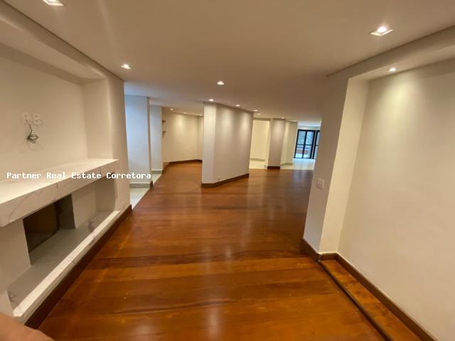 Casa à venda com 4 quartos, 460m² - Foto 14