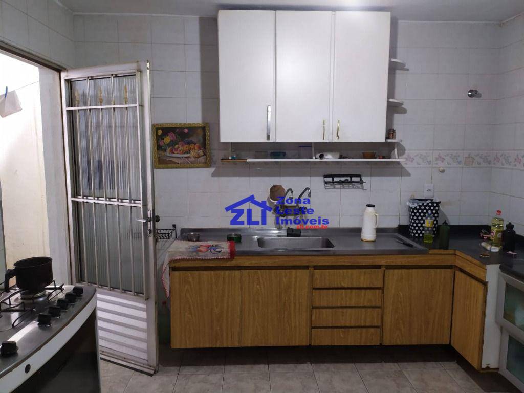 Casa à venda com 3 quartos, 180m² - Foto 4