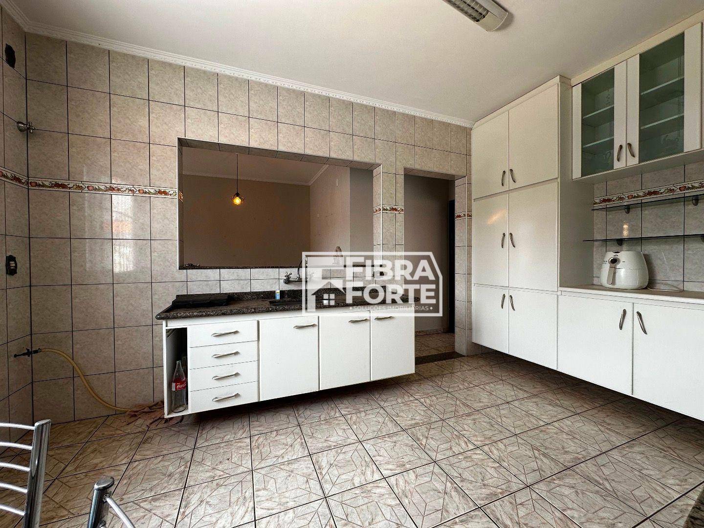 Casa à venda com 4 quartos, 230m² - Foto 27