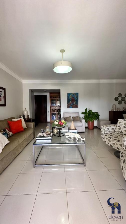 Apartamento à venda com 4 quartos, 176m² - Foto 2