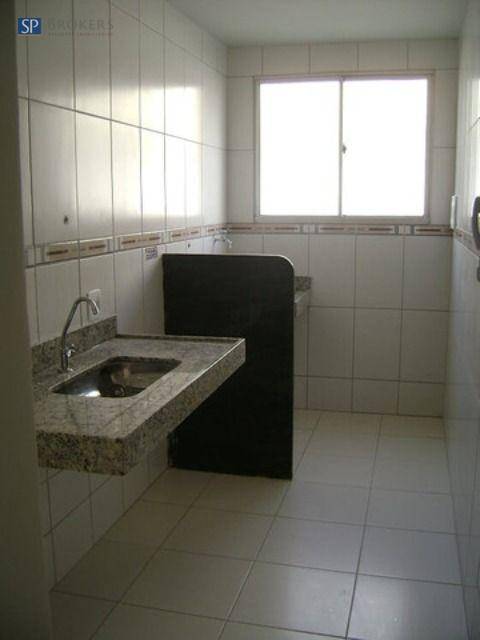 Apartamento à venda com 3 quartos, 58m² - Foto 2