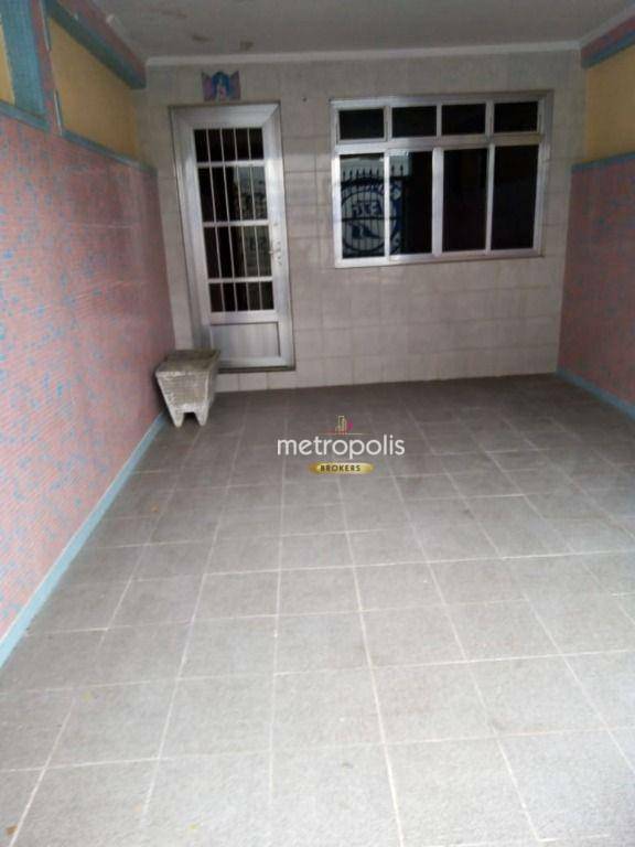 Sobrado à venda e aluguel com 2 quartos, 240m² - Foto 2