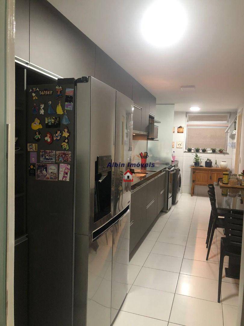 Apartamento à venda com 3 quartos, 157m² - Foto 3