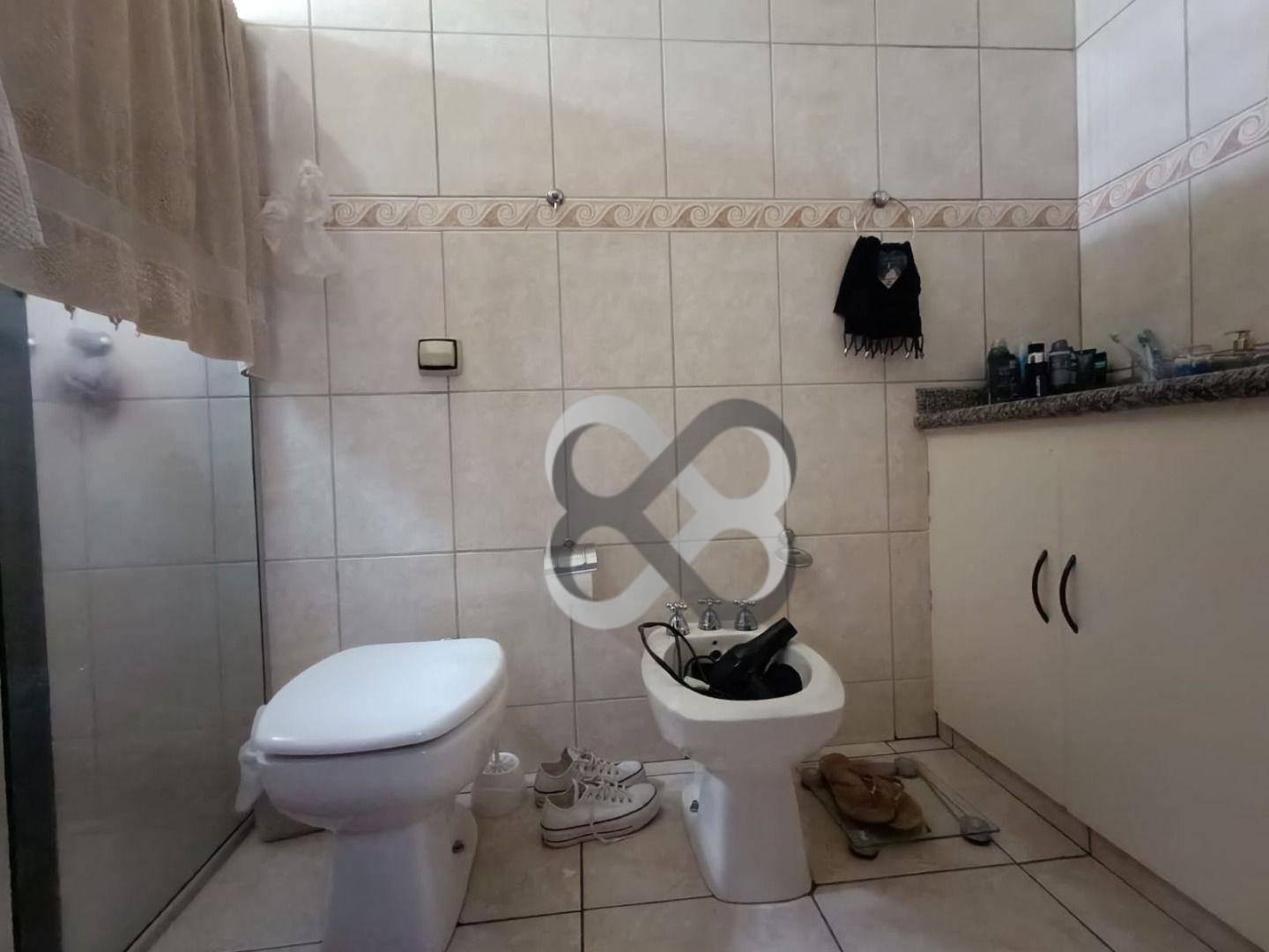 Casa à venda com 4 quartos, 217m² - Foto 9