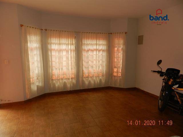 Casa à venda com 3 quartos, 250m² - Foto 2