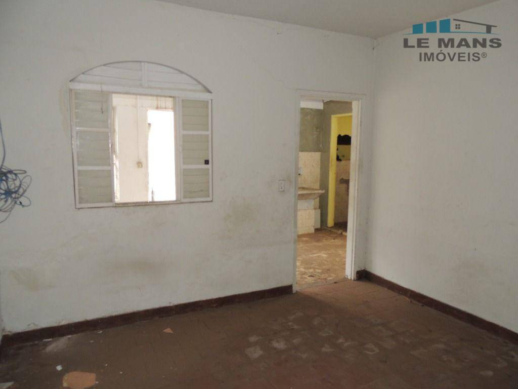 Casa à venda com 2 quartos, 213m² - Foto 1