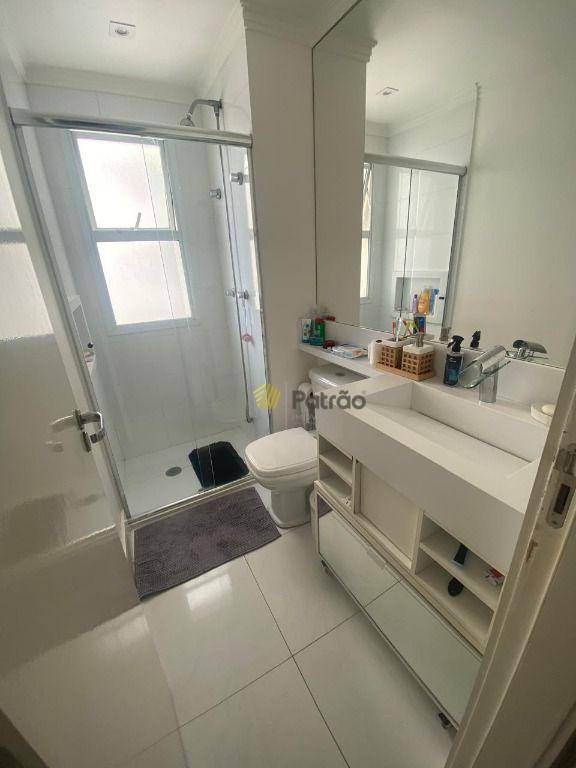 Apartamento à venda com 3 quartos, 156m² - Foto 13