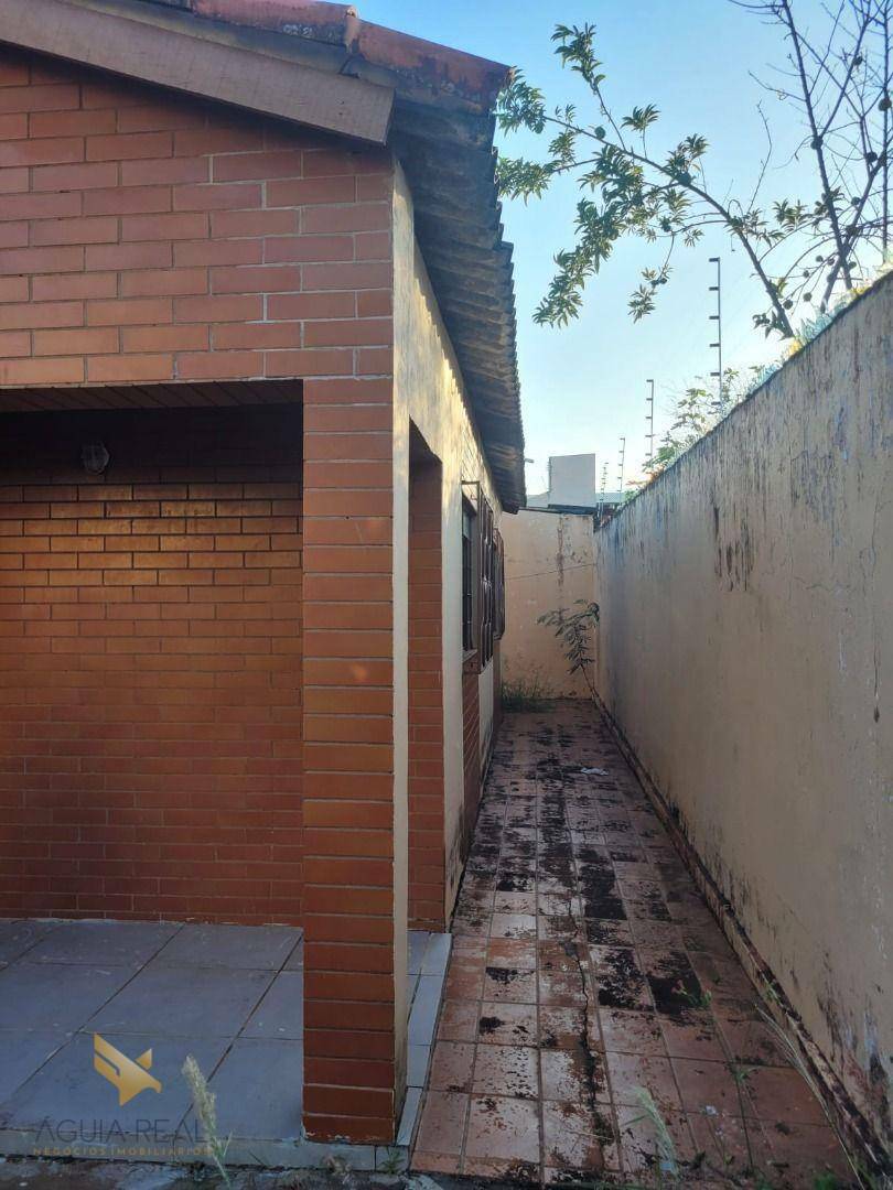 Casa à venda com 3 quartos, 200m² - Foto 2