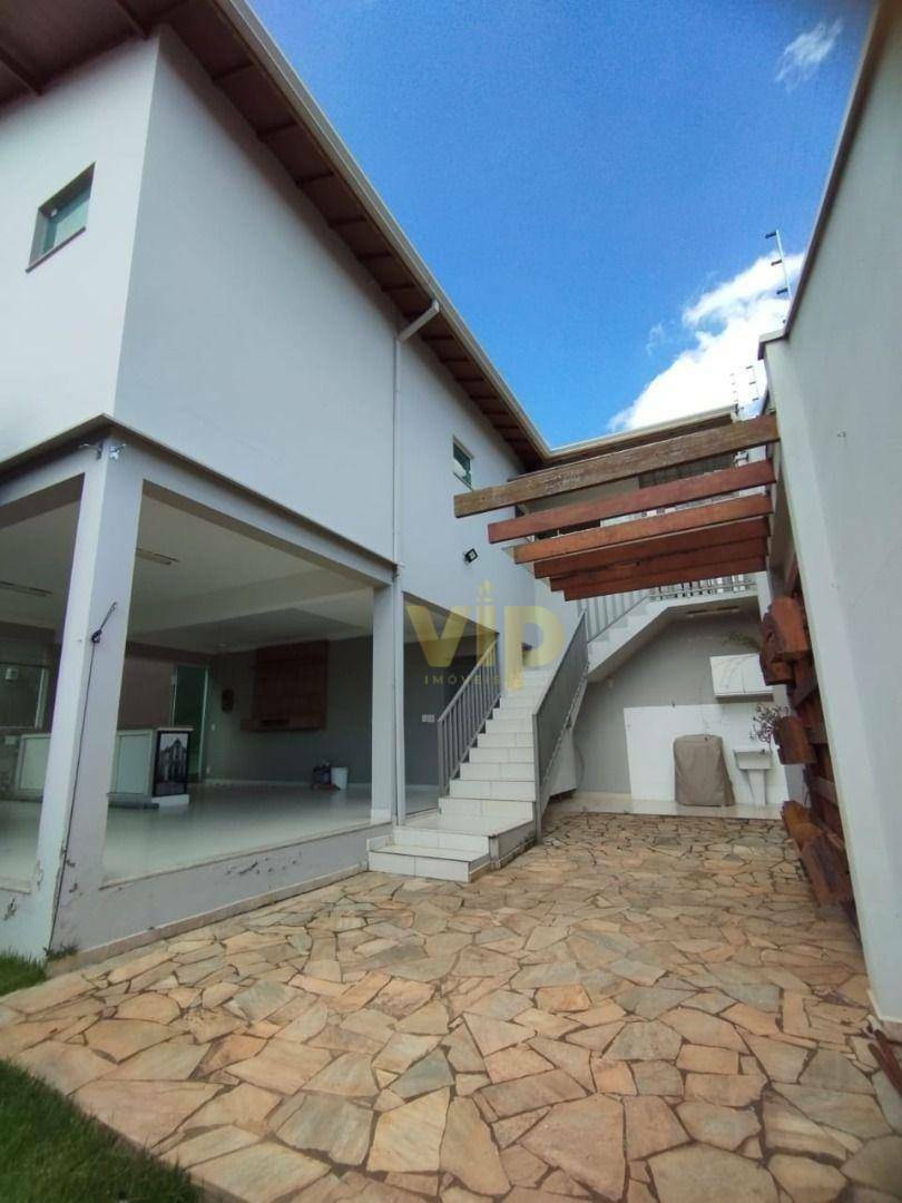 Casa à venda com 3 quartos, 190m² - Foto 3