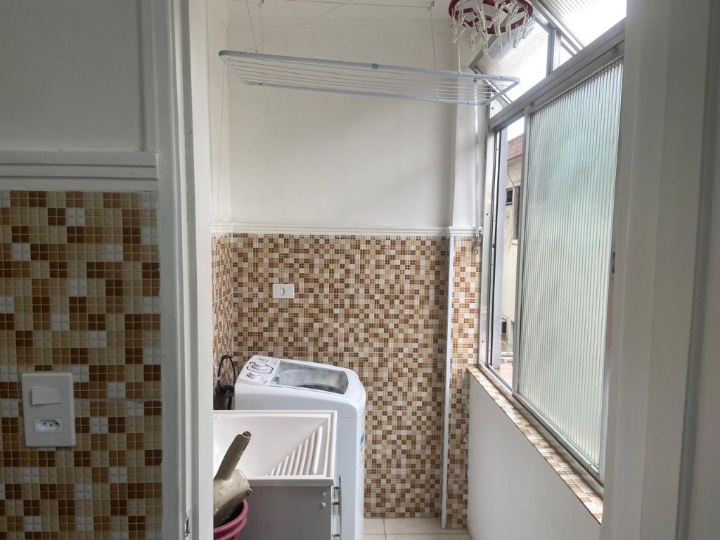 Apartamento à venda com 2 quartos, 65m² - Foto 2