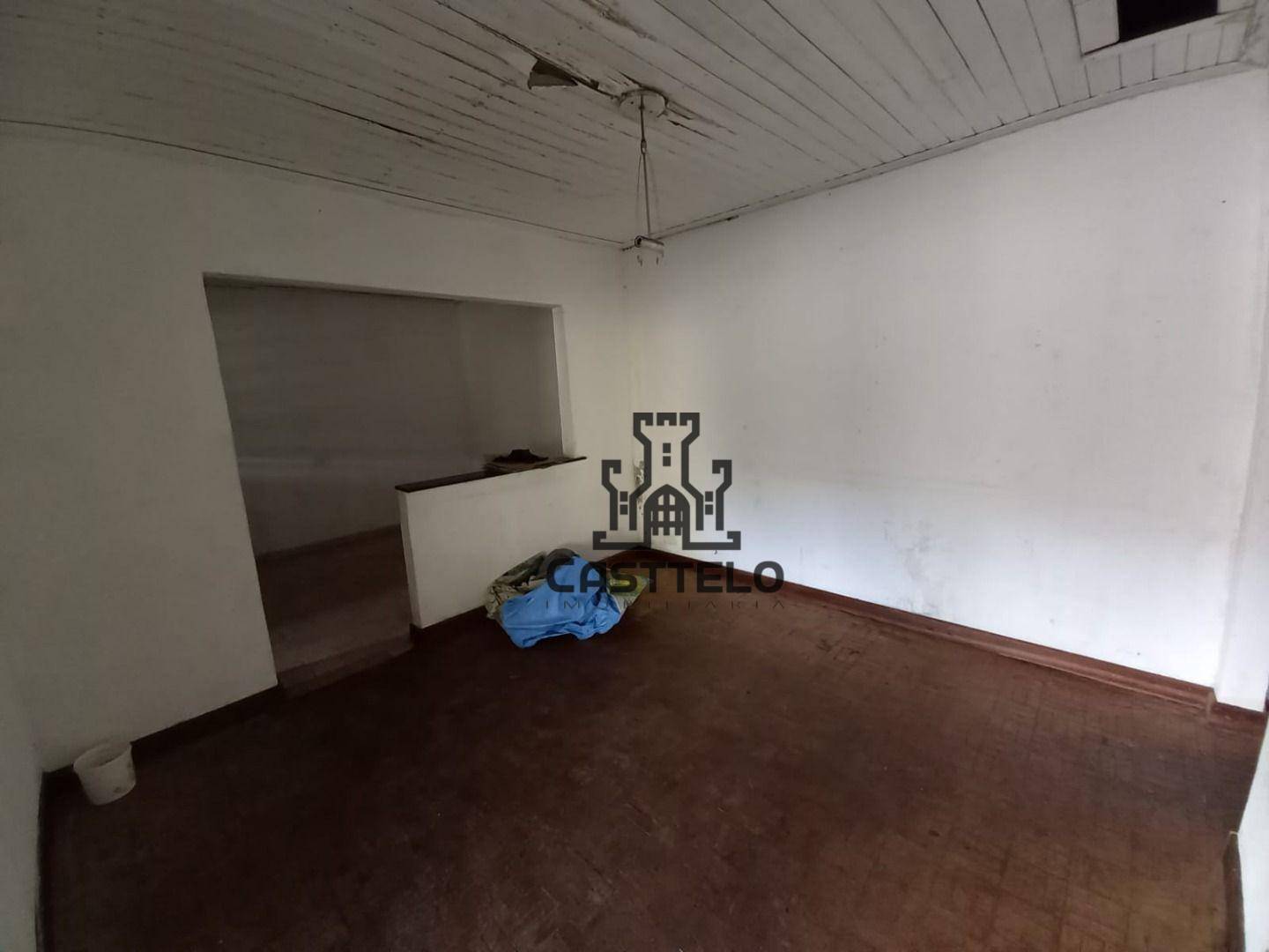 Casa à venda com 2 quartos, 100m² - Foto 4