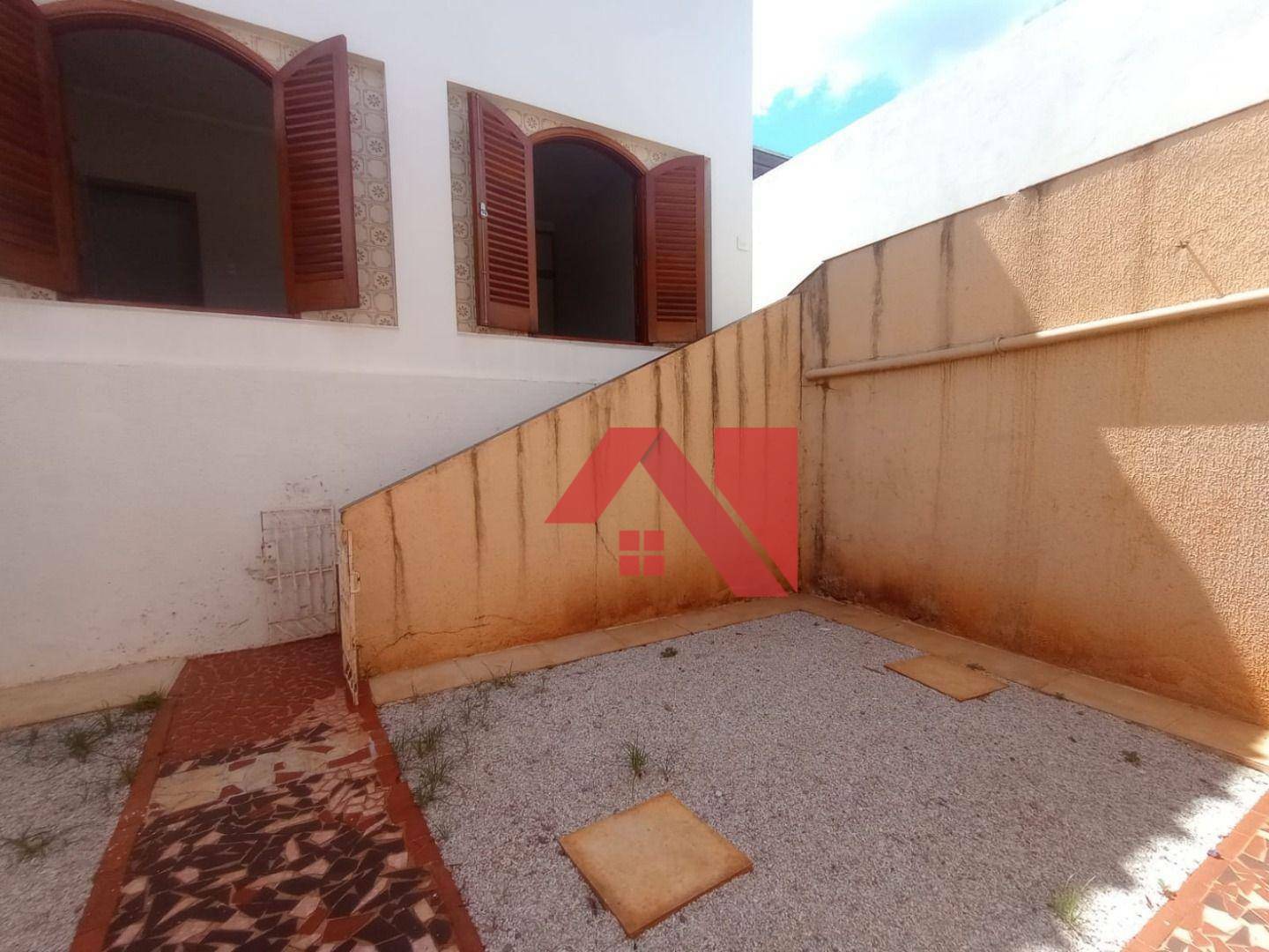 Casa à venda com 3 quartos, 218m² - Foto 17