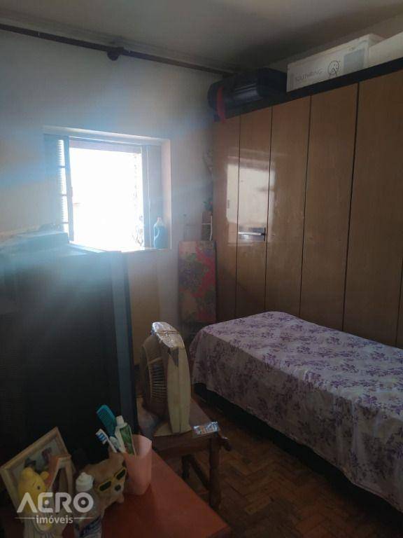 Casa à venda com 2 quartos, 90m² - Foto 11