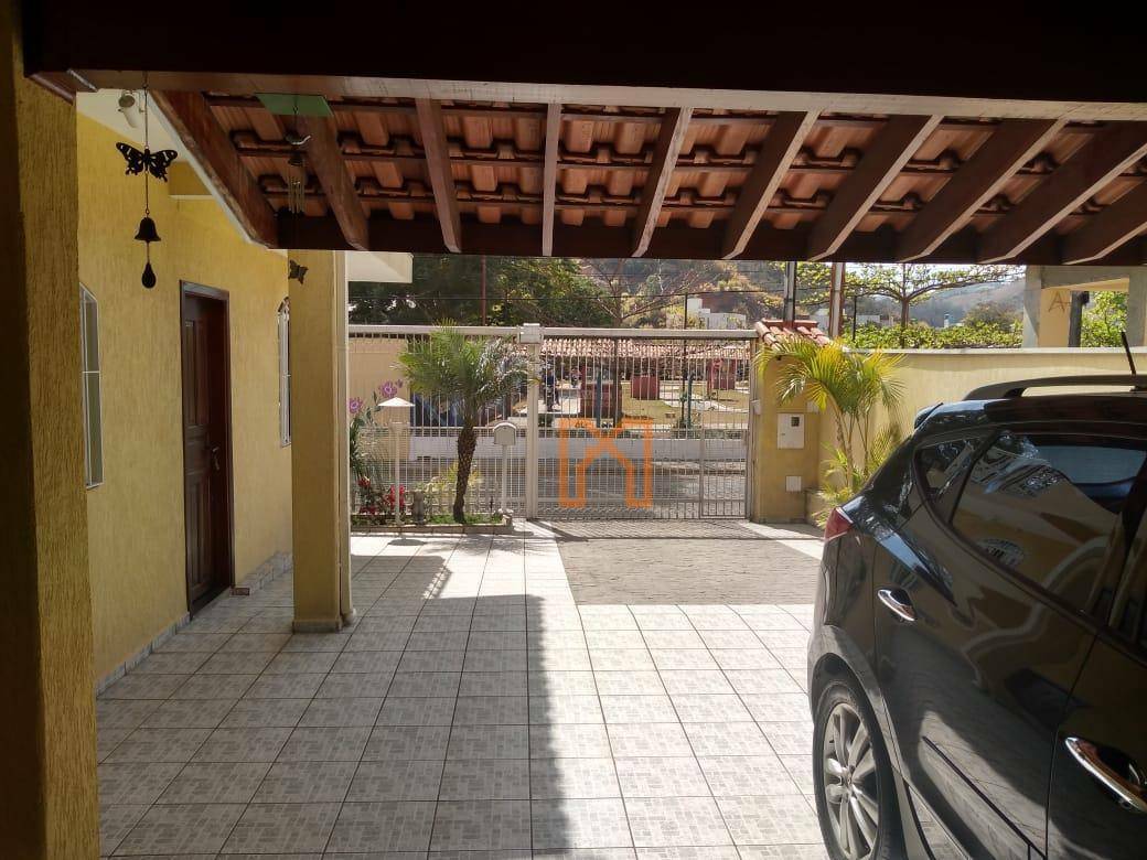 Casa à venda com 5 quartos, 300m² - Foto 4