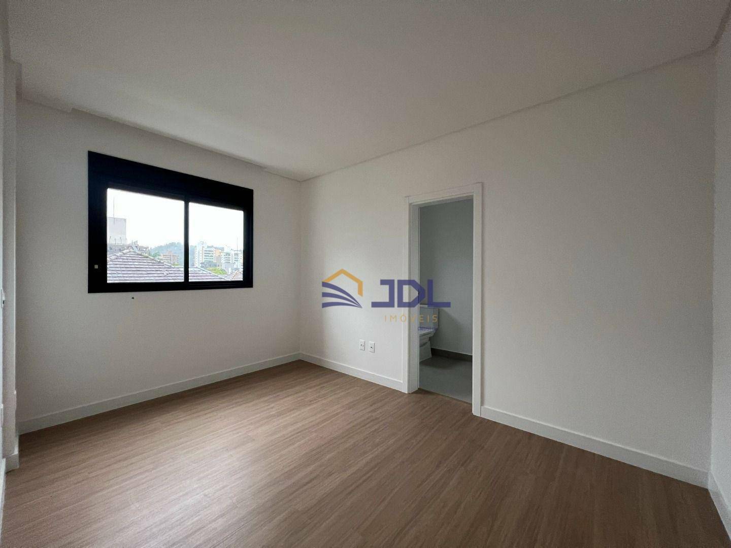 Apartamento à venda com 3 quartos, 163m² - Foto 2