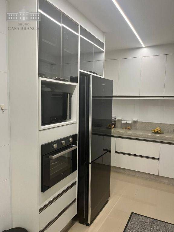 Apartamento à venda com 3 quartos, 142m² - Foto 33