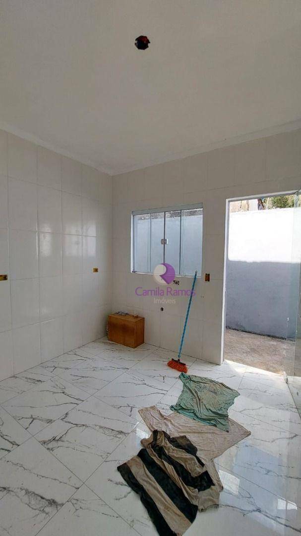 Casa à venda com 3 quartos, 70m² - Foto 9