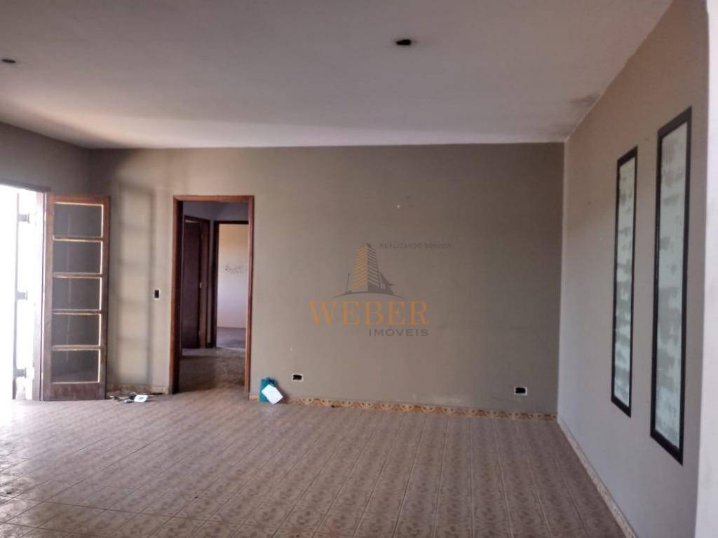 Casa à venda com 5 quartos, 300m² - Foto 2