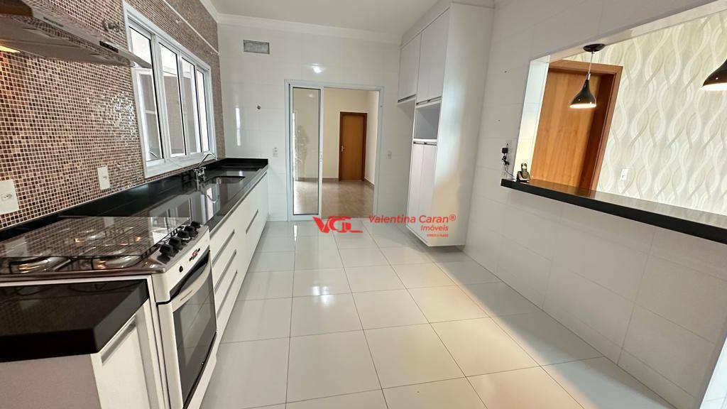 Casa de Condomínio para alugar com 3 quartos, 189m² - Foto 8