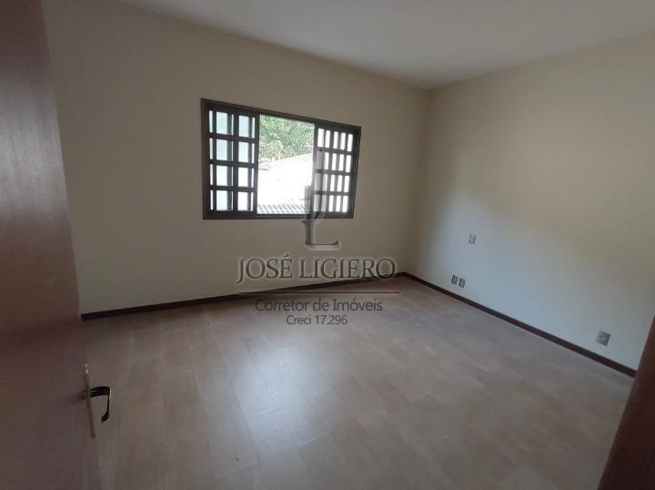 Casa à venda com 4 quartos, 180m² - Foto 24