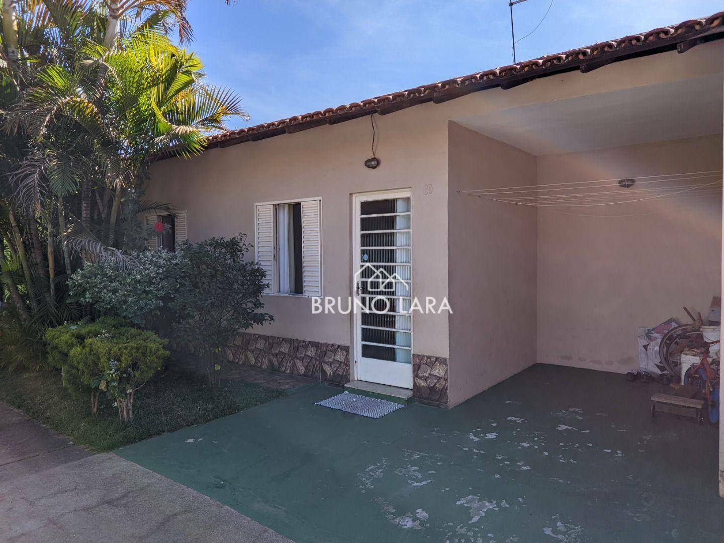 Casa à venda com 3 quartos, 75m² - Foto 2