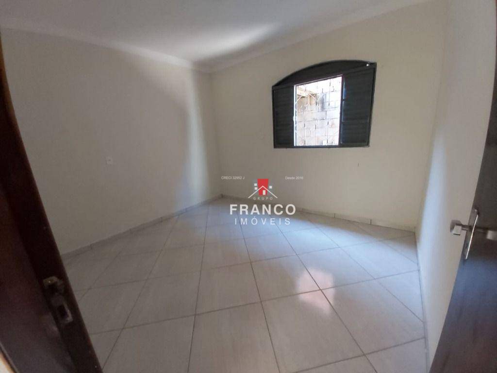 Casa à venda com 6 quartos, 300m² - Foto 12