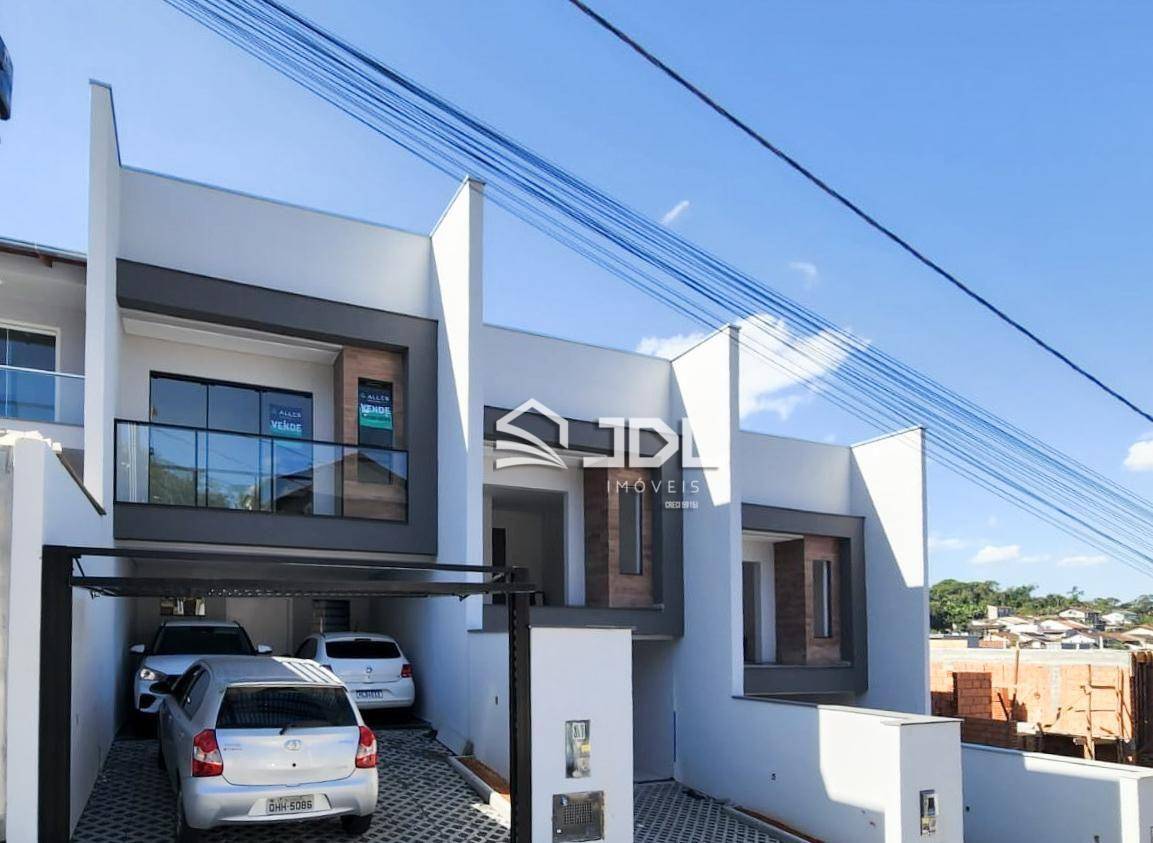 Sobrado à venda com 2 quartos, 121m² - Foto 1