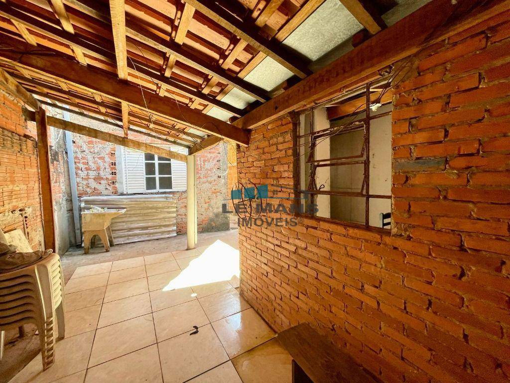 Casa à venda com 3 quartos, 200m² - Foto 18