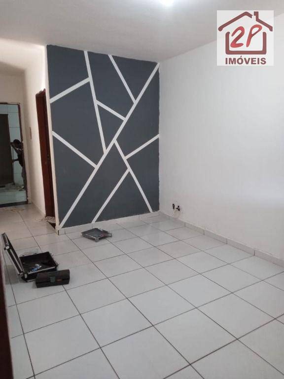 Casa à venda com 3 quartos, 71m² - Foto 2