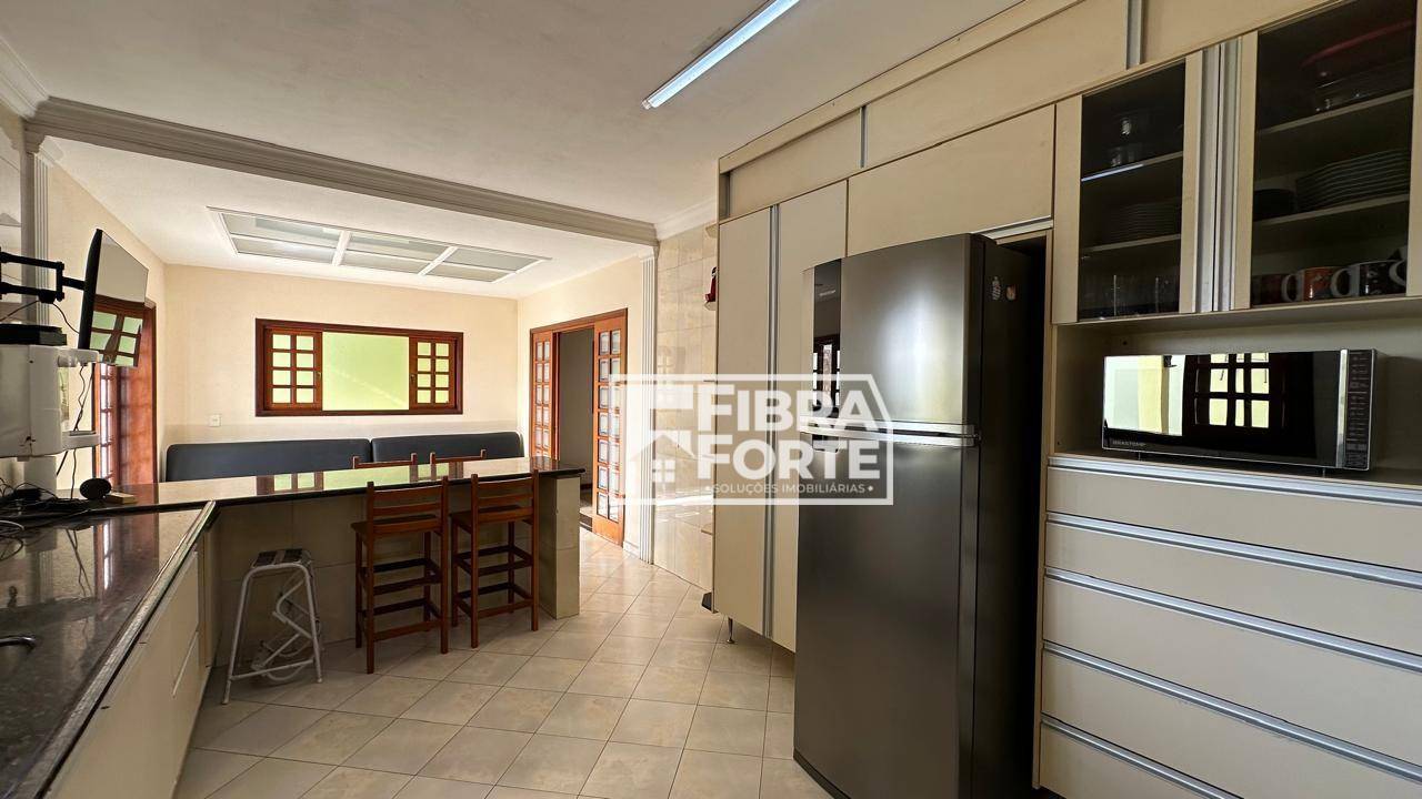 Casa à venda com 4 quartos, 287m² - Foto 18