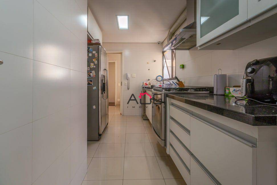 Apartamento à venda com 3 quartos, 154m² - Foto 14