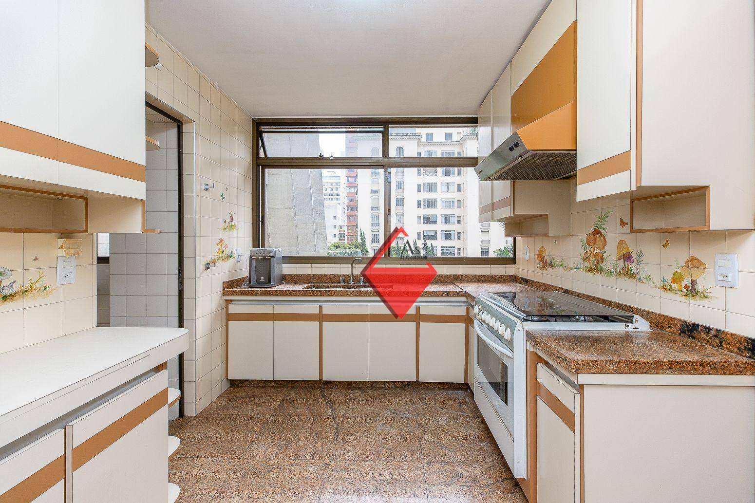 Apartamento à venda com 4 quartos, 240m² - Foto 4