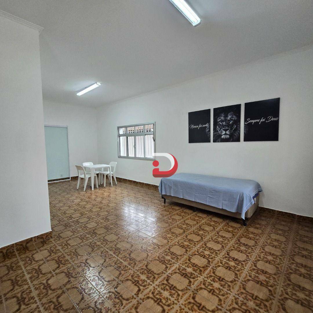 Casa para alugar com 3 quartos, 250m² - Foto 5